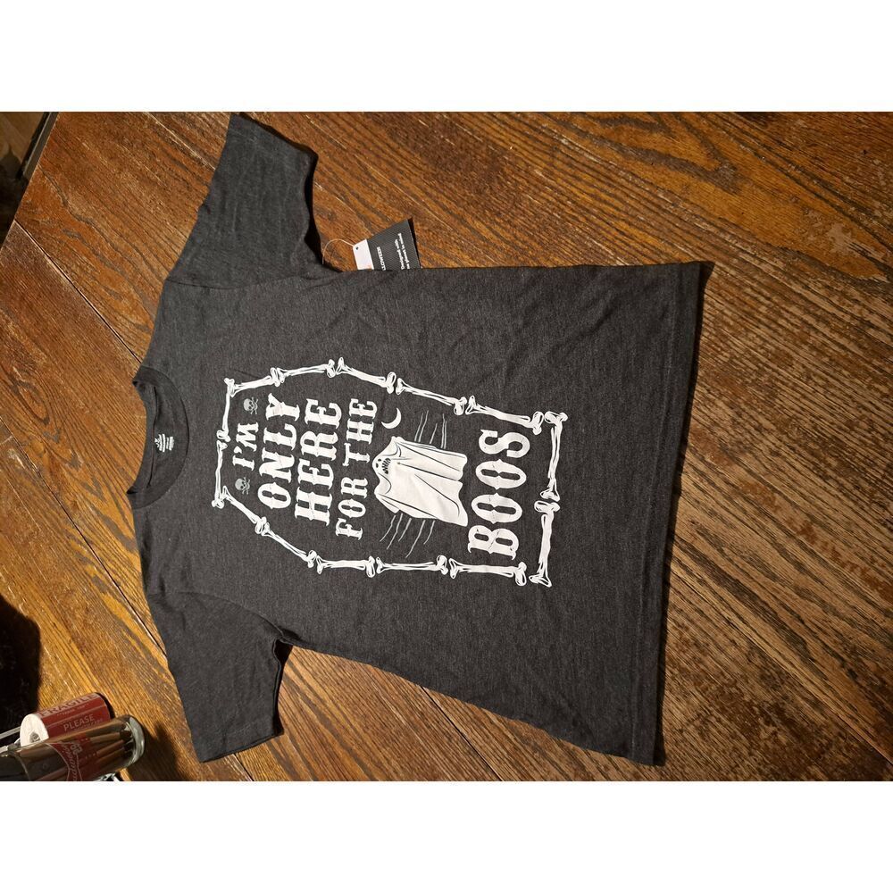 New Halloween Ghost Tee NWT Men’s XS 30-32 Gray I’m Only Here for the Boos Shirt